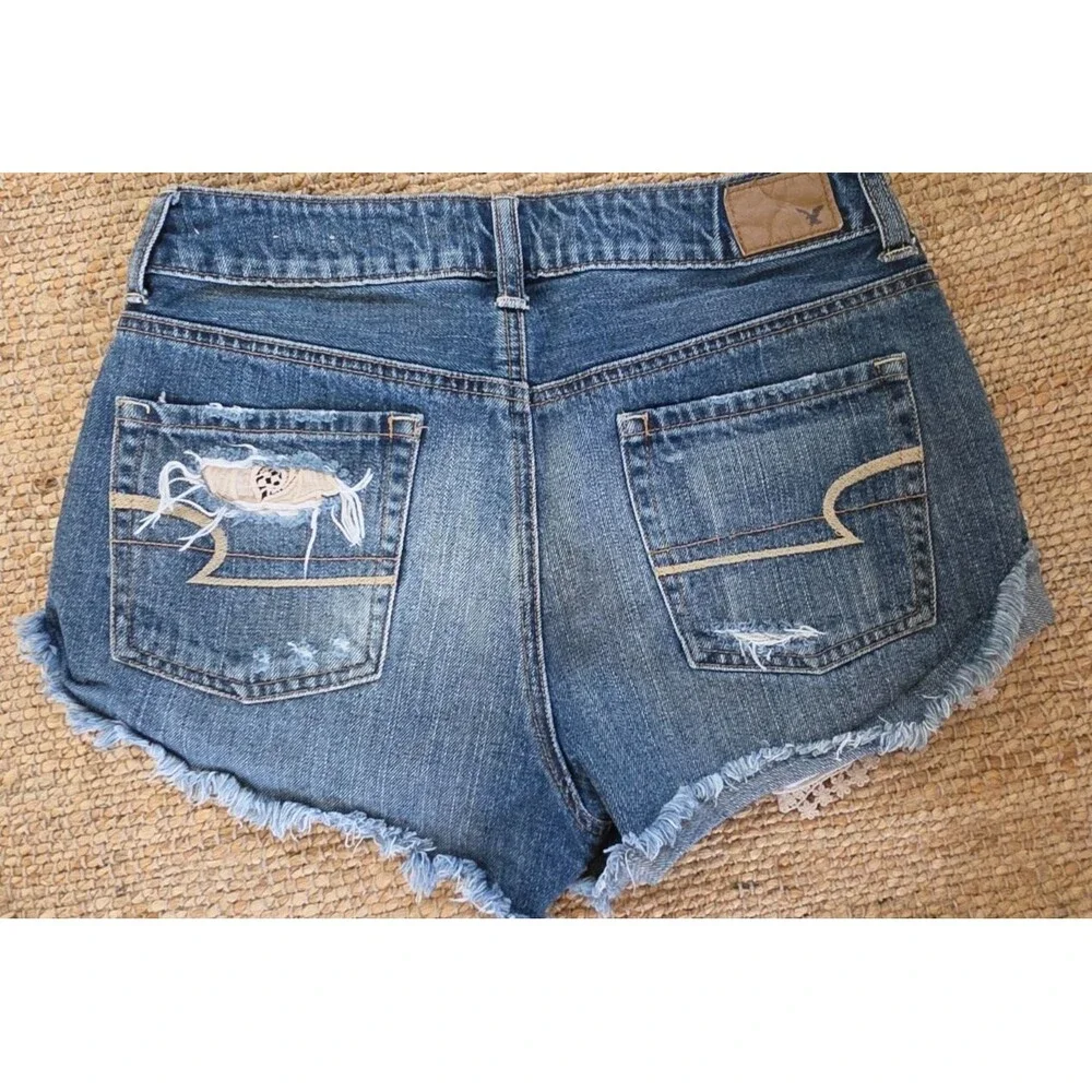 American Eagle Distressed Denim Shorts Lace + White Embroidered Top Boho Outfit